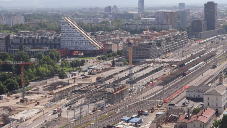 Velik mejnik pri gradnji železniške postaje v Ljubljani