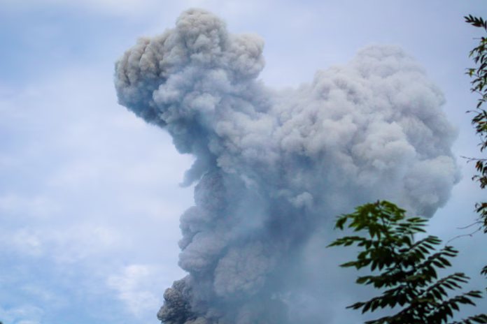 The eruption of Mount Lewotobi in East Flores Regency, Larantuka, Lewotobi volcano emits volcanic ash