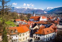 Najboljši sladoled v Kamniku View over the village of Kamnik in the Julian Alps of Slovenia