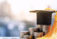 Je to najbolj zaželena kadrovska štipendija v Sloveniji? Saving money for increase investment to student loan, education scholarship money background concepts.