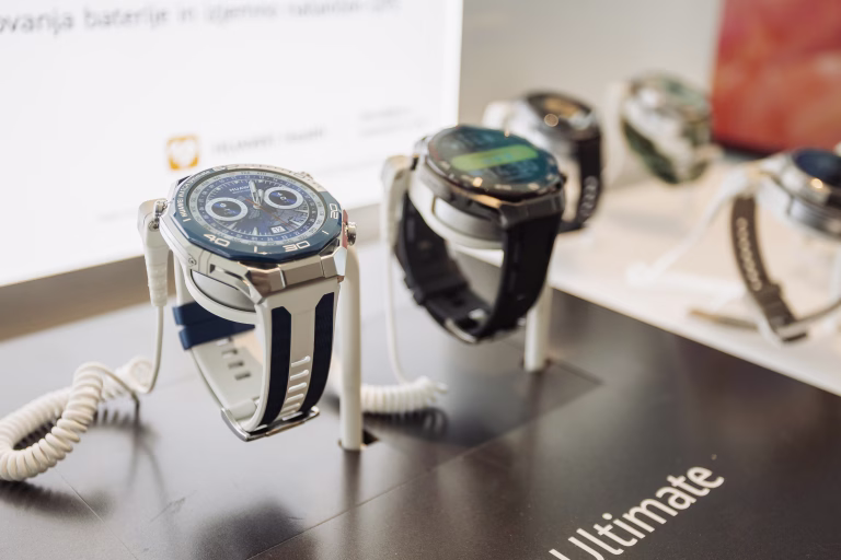Vrhunske pametne ure serije Huawei Watch GT 6 že na voljo v slovenskih trgovinah