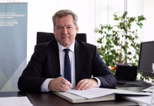 (Intervju) Minister dr. Igor Papič: »Takega investicijskega cikla v visoko šolstvo še ni bilo« Minister dr. Papič v intervjuju za portal Študent