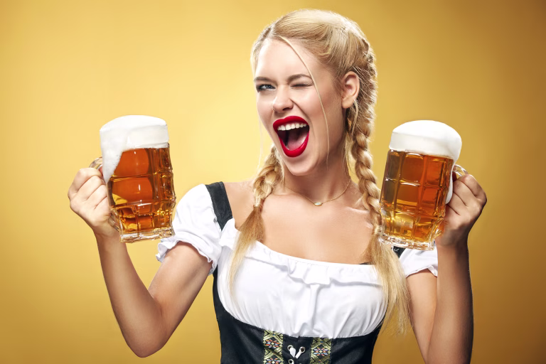 Na Oktoberfestu bo treba za pivo odšteti toliko evrov – kdaj je drago tudi predrago?