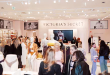 Končno! Trgovina Victoria’s Secret odprla svoja vrata! gneča v trgovini