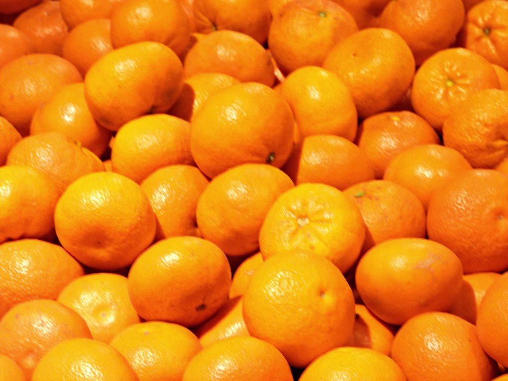 Mandarin oranges are a type of citrus fruit known for their sweet, slightly tangy flavor, easy-to-peel skin, and convenient snack size. They are smaller and sweeter than regular oranges, and popular varieties like clementines and tangerines are types of mandarins. Mandarin oranges are often eaten raw, in fruit salads, or as part of other dishes.