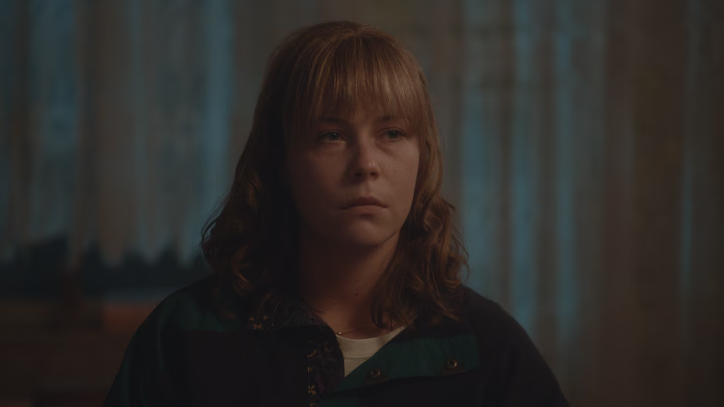 Lea Cok kot Bronja Žakelj v filmu Belo se pere na devetdeset