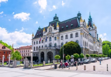 95 odstotkov študentov želi digitalizacijo gradiv – ŠOU zdaj poziva odgovorne Ljubljana, Slovenia 29 april 2025 - University of Ljubljana (Univerza v Ljubljani)