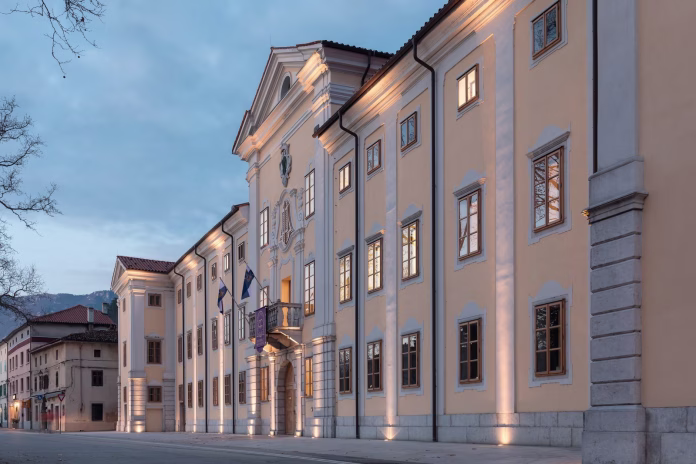 Fakulteta za humanistiko (UNG) Fakulteta za humanistiko (UNG)