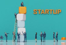 3,2 milijona evrov nove podpore za slovenske startupe Business people are working with massive cubes, move them around, build charts, trying to get on top of construction. Business concept, professional ladder, competitive live 3D rendering illustration