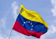 Ali je varno potovati v Venezuelo? Venezuela flag in full display