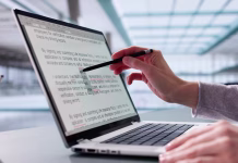 Kaj je Grammarly in ali res deluje? Digital editor corrects errors in manuscript for online publication.