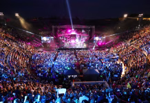 Najbolj pričakovani koncerti v naši bližini leta 2026 Verona, VR, Italy - June 5, 2017: Live concert inside the Ancient Roman Arena with many people and stage