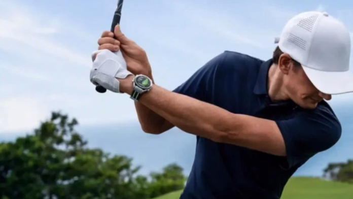 igralec golfa z uro Huawei watch ultimate 2