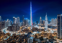 Kdaj bomo zgradili kilometer visoko stolpnico? DUBAI, VAE - 02. June 2024 the skyline of dubai with the famous burj khalifa at night