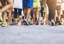 Pot ob žici 2026: kaj morate vedeti? Marathon runners Crowd People race Outdoor Sport event Healthy lifestyle