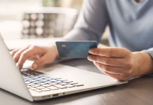 Po 15. juniju velika sprememba pri spletnem plačevanju: uporabnike čakajo spremembe Online shopping with credit card