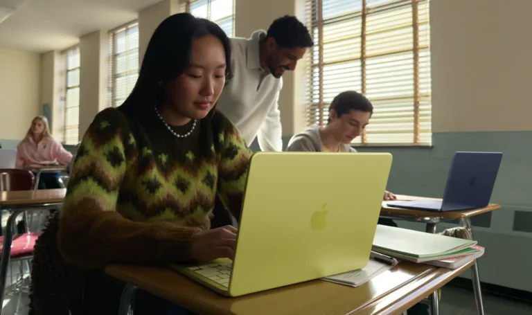 Nagradna igra Macbook Neo