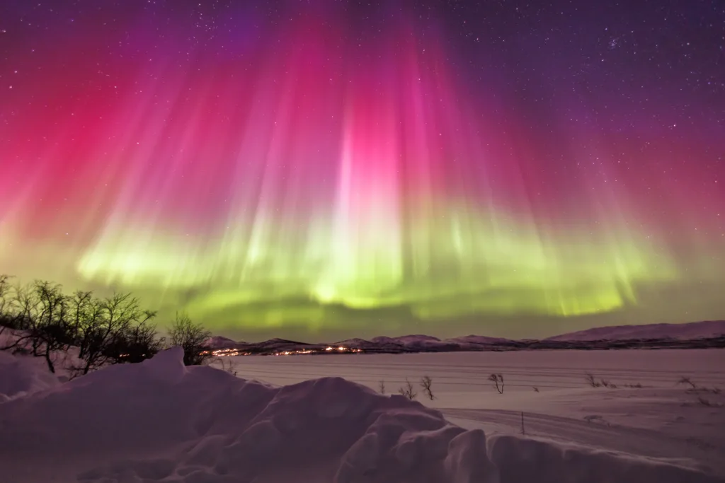 Very impressive and Amazing Aurora Borealis (Northern Lights) over Northern Norway and Lapplad. Kilpisjävri, Tromso and Rekvik. The KP-Value was over 8.5 and the Lights give all wonderful Colors from White above Red to Blue and very lighten green.