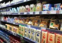 Uživamo jo vsak dan, zdaj raziskovalci opozarjajo nanjo: zveganje za bolezni srca poveča za 19 odstotkov cheese, refrigerator, processed, dairy, production, supermarket, grocery store, food, dairy, supermarket, supermarket, supermarket, supermarket, supermarket, grocery store, grocery store, grocery store