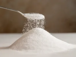 Ali sladkor znižuje testosteron? Spoon of sweetener. Sugar alternative, food and nutrition.