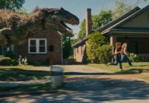 Konec Hrastove ulice: Film z dinozavri od katerega bi se lahko ‘Jurska’ franšiza lahko česa naučila (OCENA) Dinozavri v filmu