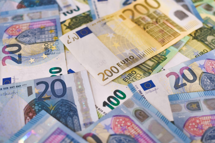 close-up-photo-of-cash-money-stockpack-pexels Close up photo of cash money